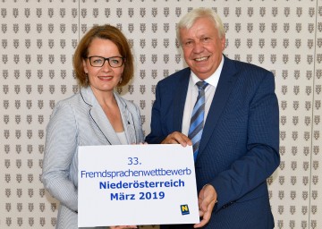 Bildungs-Landesrätin Christiane Teschl-Hofmeister und Bildungsdirektor Johann Heuras