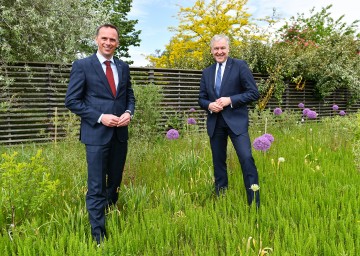 Die Landesräte Jochen Danninger und Martin Eichtinger auf der Garten Tulln (v.l.n.r.)