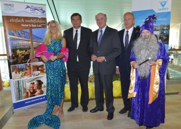 10 Jahre Therme Laa: VAMED-Generaldirektor Dr. Ernst Wastler, Landeshauptmann Dr. Erwin Pröll, Bürgermeister Manfred Fass.