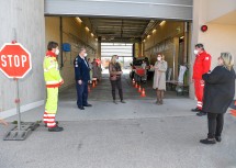 Landeshauptfrau Johanna Mikl-Leitner und Landesrätin Ulrike Königsberger-Ludwig:  Erste Drive-in-Station eingerichtet, wo sich Verdachtsfälle auf das Coronavirus testen lassen können.