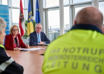 Landeshauptfrau Johanna Mikl-Leitner beim Sicherheitsgipfel im NÖ Landhaus.