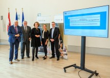 Bildungsdirektor Johann Heuras, Univ. Prof. Erwin Rauscher, Bildungs-Landesrätin Christiane Teschl-Hofmeister, Studienautorin Julia Niederfriniger, Studienautor Gregor Jöstl (v.l.n.r.)