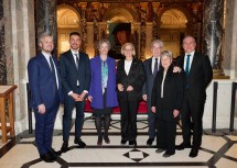 (v.l.) Alexander Erbgraf Fugger-Babenhausen, Kurator Guido Messling, Generaldirektorin Kunsthistorisches Museum Sabine Haag, Landeshauptfrau Johanna Mikl-Leitner, Bundespräsident a.D. Heinz Fischer mit Gattin Margit und Vito Cecere, Botschafter Deutschland.