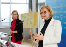 Stellten das „Mobilitätspaket nördliches NÖ“ in der Pressekonferenz vor: Landeshauptfrau Johanna Mikl-Leitner (re.) und Bundesministerin Leonore Gewessler.