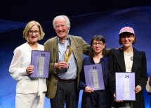 Landeshauptfrau Johanna Mikl-Leitner mit Michael Birkmeyer, Dorothea Zeyringer und Anna Josefine Holzer (Sonderpreis Tanz und Choreograpie).