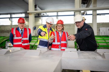 LH Mikl-Leitner besucht MABA Fertigteilindustrie GmbH