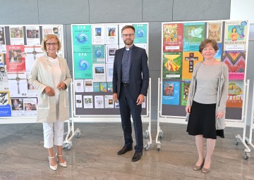 80 Jahre Evangelische Frauenarbeit: Landeshauptfrau Johanna Mikl-Leitner, Superintendent Lars Müller-Marienburg und Ute Kolck-Thudt, Vorsitzende der Evangelischen Frauenarbeit Niederösterreich