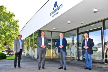 LAbg. Franz Rennhofer, Wirtschaftslandesrat Jochen Danninger, Bürgermeister Ferdinand Schwarz (Kurgemeinde Bad Schönau) und ecoplus-Geschäftsführer Helmut Miernicki (von links nach rechts).