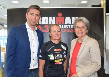 Freuen sich auf den Ironman 70.3 St. Pölten am 27. Mai: Christoph Schwarz, Geschäftsführer Bestzeit Veranstaltung GmbH, Michaela Rudolf, Ironman Age Group World Champion, und Sport-Landesrätin Petra Bohuslav (v.l.n.r.)