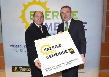 Landeshauptmann-Stellvertreter Mag. Wolfgang Sobotka und Landesrat Dr. Stephan Pernkopf präsentierten die erfolgreiche Bilanz der NÖ Energiespar-Gemeinden (v.l.n.r.)