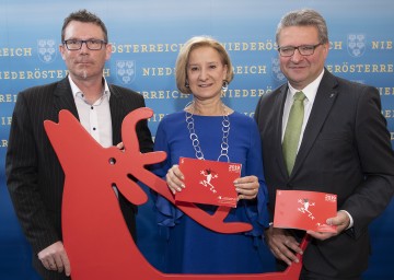 Festivalleiter Stephan Gartner, Landeshauptfrau Johanna Mikl-Leitner  und Hermann Dikowitsch präsentierten in Wien das Programm des Viertelfestivals NÖ - Industrieviertel 2019 (v.l.n.r.)