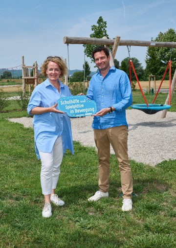 Familien-Landesrätin Christiane Teschl-Hofmeister und David Berl, Bürgermeister in Laxenburg.