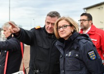 Landeshauptfrau Johanna Mikl-Leitner mit Landesfeuerwehrkommandant Dietmar Fahrafellner.