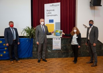 Wolfgang Gaida Bürgermeister Hohenau an der March, Martin Eichtinger EU-Landesrat, Sylvia Hysek Büroleiterin Weinviertel NÖ.Regional und Walter Kirchler Geschäftsführer NÖ.Regional (v.l.n.r.)