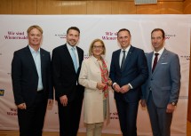 (v.l.n.r.) Geschäftsführer NÖ Werbung Michael Duscher, Geschäftsführer Tourismus Wienerwald GmbH Michael Dollinger, Landeshauptfrau Johanna Mikl-Leitner, Landesrat Jochen Danninger und WKO Spartenobmann Mario Pulker.