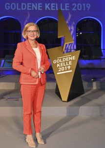Landeshauptfrau Johanna Mikl-Leitner zeichnete im Glassalon Neuhaus an der Triesting acht herausragende niederösterreichische Bauprojekte mit der „Goldenen Kelle 2019“ aus.