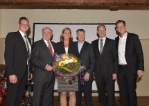 Gratulation zu 125 Jahren Fleischhauerei Hofmann in drei Generationen: Thomas Hofmann, Landeshauptmann Dr. Erwin Pröll, Andrea Hofmann, Franz Hofmann sen., Franz Hofmann jun. und Peter Hofmann (v.l.n.r.)