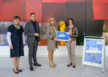Landeshauptfrau Johanna Mikl-Leitner mit Geschäftsführerin NÖ.Regional Christine Schneider, Geschäftsführer NÖ.Regional Walter Kirchler und Obfrau NÖ Dorf- und Stadterneuerung Maria Forstner.