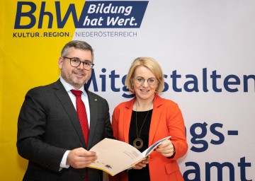 Landesrat Ludwig Schleritzko zog in St. Pölten gemeinsam mit der Landesvorsitzenden Bettina Rausch eine Bilanz über 75 Jahre BhW Niederösterreich.