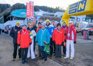 (v.l.n.r.) Christian Schöberl, Nicole Melchus, Landeshauptmann Steiermark Christopher Drexler, Landeshauptfrau Johanna Mikl-Leitner, Helmut Tressler, Nicole Schmied, Landesrat Jochen Danninger, Kurt Frühauf, Christian Schuch, Peter Putay, Elisabeth Frühauf, ÖSV-Präsidentin Roswitha Stadlober