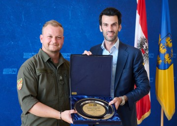 (v.l.n.r.) Alexander Schmirl, LH-Stv. Udo Landbauer