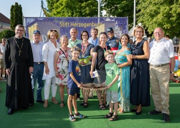 Landeshauptfrau Johanna Mikl-Leitner eröffnete die 50. NÖ KinderSommerSpiele im Stift Herzogenburg.