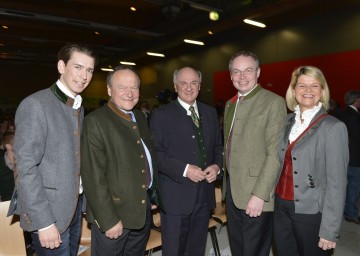 Staatssekreträr Sebastian Kurz, Präsident der NÖ Landwirtschaftskammer Hermann Schultes, Landeshauptmann Dr. Erwin Pröll, Landesrat Dr. Stephan Pernkopf und NÖ Bauernbunddirektorin Klaudia Tanner beim Tag der NÖ Landjugend in Wieselburg (v.l.n.r.)