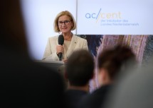 „Die Startups von heute sind unsere Leitbetriebe von morgen“, sagte Landeshauptfrau Johanna Mikl-Leitner im Rahmen der Jubiläumsfeier.