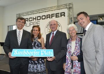 Verwaltungsgebäude der Kirchdorfer-Gruppe in Wöllersdorf eröffnet: Mag. Erich Frommwald, Eigentümervertreterin Eva Hofmann, Landeshauptmann Dr. Erwin Pröll, Eigentümervertreterin Margarete Machanek, Bürgermeister Ing. Gustav Glöckler