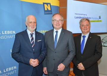LH-Stellvertreter Stephan Pernkopf, flankiert von Patientenanwalt Gerald Bachinger (links) und Markus Klamminger, dem medizinischen Geschäftsführer der Landeskliniken-Holding (rechts), präsentierte die NÖ Patientenbefragung 2018 