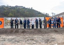 Gruppenfoto beim Spatenstich für den Europacampus.