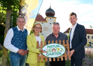 Peter Szirtes, Vizebürgermeister Kottingbrunn, Landeshauptfrau Johanna Mikl-Leitner, der in Sachen Igel besonders engagierte Kottingbrunner Wolfgang Eckel und Bürgermeister Christian Macho