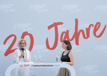 Landeshauptfrau Johanna Mikl-Leitner im Gespräch mit Moderatorin Lydia Prenner-Kasper