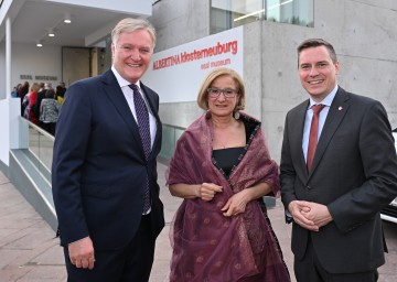 Albertina-Generaldirektor Klaus Albrecht Schröder, Landeshauptfrau Johanna Mikl-Leitner und der Klosterneuburger Bürgermeister Christoph Kaufmann (von links nach rechts).