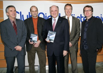 Klimawandel-Fachtagung im NÖ Landhaus: Im Bild Univ. Prof. Dr. Stefan P. Schleicher, Uni Graz, Dr. Herbert Formayer, Boku Wien, LH Dr. Erwin Pröll, Dr. Simon Gspan, Edinger Tourismusberatung Innsbruck und Mag. Andreas Reiter, ZTB Zukunftsbüro Wien, v.l.n.r