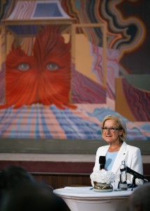 Landeshauptfrau Johanna Mikl-Leitner bei der Pressekonferenz zur Sanierung und Wiedereröffnung des traditionsreichen Stadttheaters Wiener Neustadt.