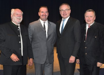 \"30 Jahre Umweltanwaltschaft\", Dr. Bernd Raschauer, Mag. Thomas Hansmann, Landesrat Dr. Stephan Pernkopf und Mag. Hermann Frühstück (v.l.n.r.)