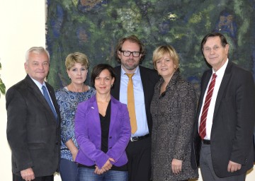 Neu konstituiert hat sich der NÖ Seniorenbeirat: Landesobmann LT-Präsident Herbert Nowohradsky, Gabriela Hackl (Caritas Wien), DSA Karin Thallauer (Caritas St. Pölten), Christoph Gleirscher  (Geschäftsführer NÖ Hilfswerk), Vorsitzende Landesrätin Mag. Barbara Schwarz und Prof. Dr. Hannes Bauern (Landesvorsitzender NÖ Pensionistenverband) (v.l.n.r.)