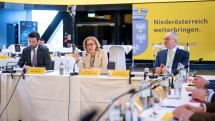 Landeshauptfrau Johanna Mikl-Leitner, LH-Stellvertreter Stephan Pernkopf und LH-Stellvertreter Udo Landbauer.