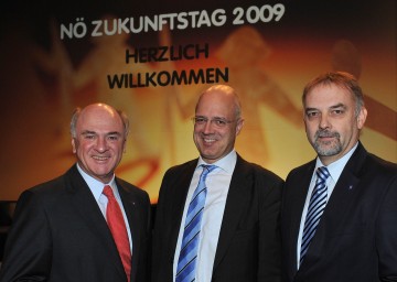 Landeshauptmann Dr. Erwin Pröll, Univ.Prof. Dr. Wolfgang Mazal, Geschäftsführer der Landesakademie Dr. Christian Milota beim NÖ Zukunftstag 2009.