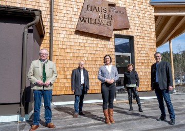 LH-Stellvertreter Stephan Pernkopf, der steirische Agrar-Landesrat Johann Seitinger, Bundesministerin Elisabeth Köstinger, die steirische Naturschutz-Landesrätin Ursula Lackner und der Lunzer Bürgermeister Josef Schachner (v.l.n.r.)