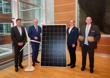 (v.l.n.r.) Frank Dumeier (Vorstand W.E.B. Windenergie), LH-Stellvertreter Stephan Pernkopf, Georg Waldner (Geschäftsführer ImWind) und Hans Christian Kirchmeier (Vorstand IG Holzkraft).