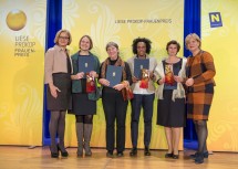 Gratulation an die Gewinnerinnen der Kategorie „Wissenschaft und Technologie“: Landeshauptfrau Johanna Mikl-Leitner, Sandra Siegert, Eleonore Kleindienst, Hirut Grossberger, Patricia Engel  und Frauen-Landesrätin Barbara Schwarz (v.l.n.r.)