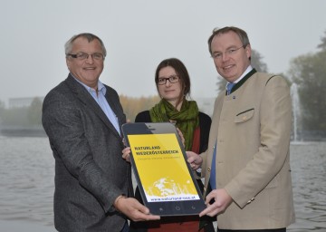 Dr. Gerhard Heilingbrunner, der Präsident des Umweltdachverbandes, Mag. Maria Lackner, die Projektleiterin der Initiative „Naturland Niederösterreich“ und Landesrat Dr. Stephan Pernkopf (v.l.n.r.)  präsentierten kürzlich die neue Initiative.