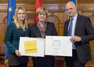 Kinderpsychologin Mag. Daniela Gehringer Braun, Landesrätin Mag. Barbara Schwarz, Univ.Prof. Dr. Wolfgang Mazal (v.l.n.r.) bei der Präsenation.