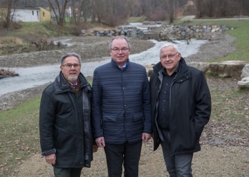 Im Bild von links nach rechts: Landesfischermeister Karl Gravogl, LH-Stellvertreter Stephan Pernkopf und Bürgermeister Johann Hell 
