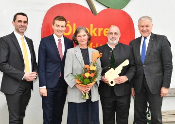 Im Bild von links nach rechts: Günther Widy, Sozialministeriumservice, AMS-NÖ Geschäftsführer Sven Hergovich, Ökokreis-Präsident Ewald Altenhofer und Landesrat Martin Eichtinger verabschiedeten die Ökokreis-Geschäftsführerin Ute Blaich (Bildmitte) in die Pension.