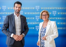 Landeshauptfrau Johanna Mikl-Leitner und Lh-Stellvertreter Udo Landbauer zogen Zwischenbilanz über das Arbeitsübereinkommen von VP und FP.