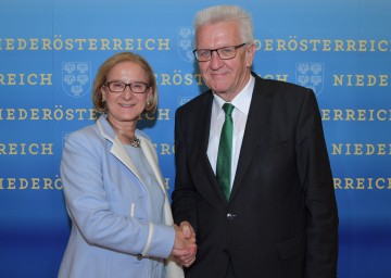 Arbeitsgespräch: Landeshauptfrau Johanna Mikl-Leitner und dem Ministerpräsidenten von Baden-Württemberg, Winfried Kretschmann, im Palais NÖ.
