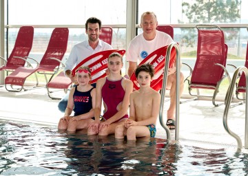 Viktoria Schmoll, LH-Stellvertreter Udo Landbauer, Emilia Geresics, Testimonial Toni Pfeffer, Bendegúz Geresics 